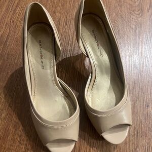 Bandalino Size 6 nude pumps